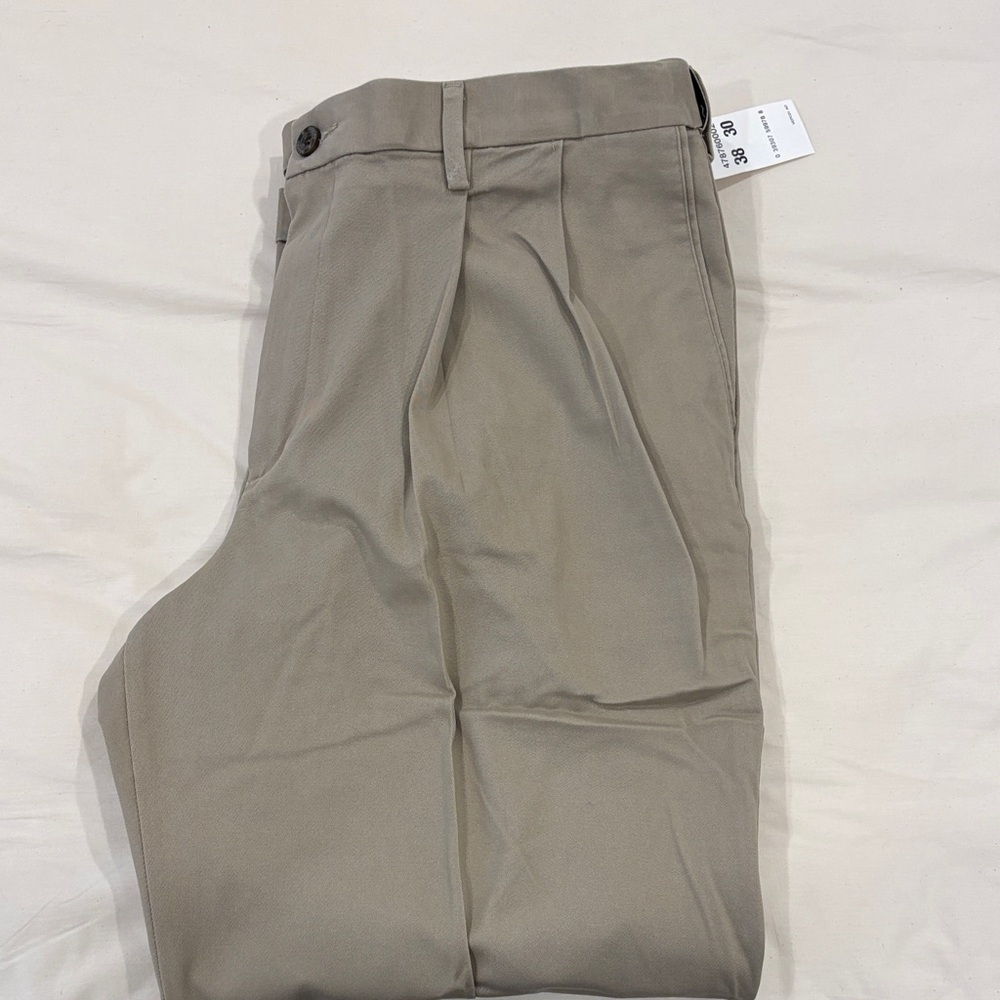 Men’s Dockers Khakis